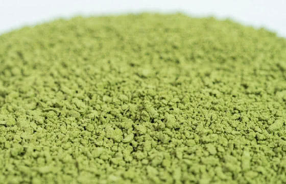 粉末原料
